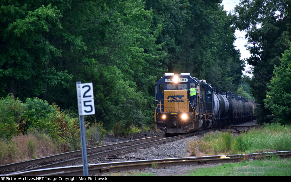 CSX 8851